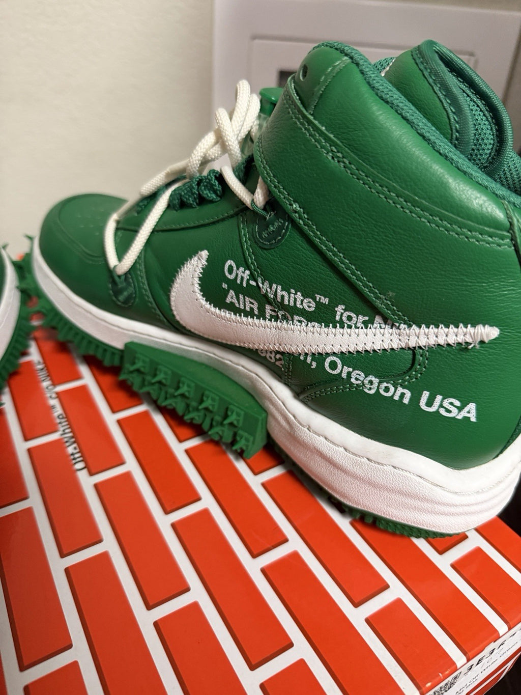 Size 10 - Off-White x Nike Air Force 1 SP Leather Mid Pine Green