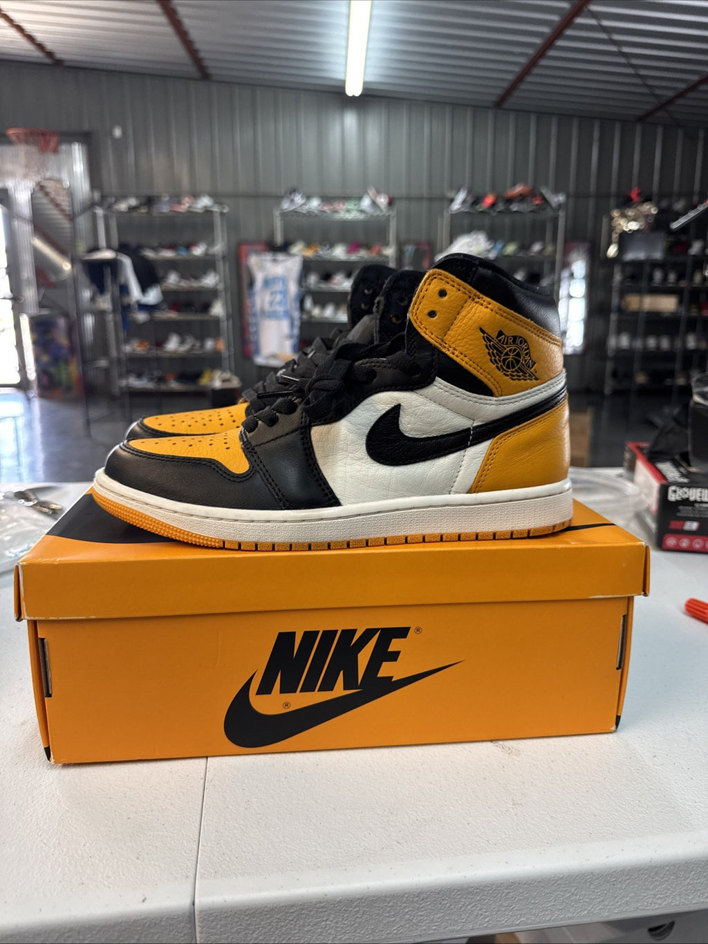 Size 8 - Air Jordan 1 Retro High OG "TAXI" 2022