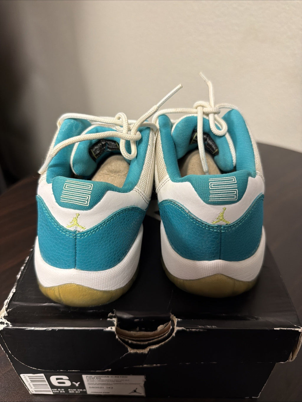 Girls' Nike Air Jordan XI 11 Low Aqua Turbo Green Retro GG 2014 sz 6Y