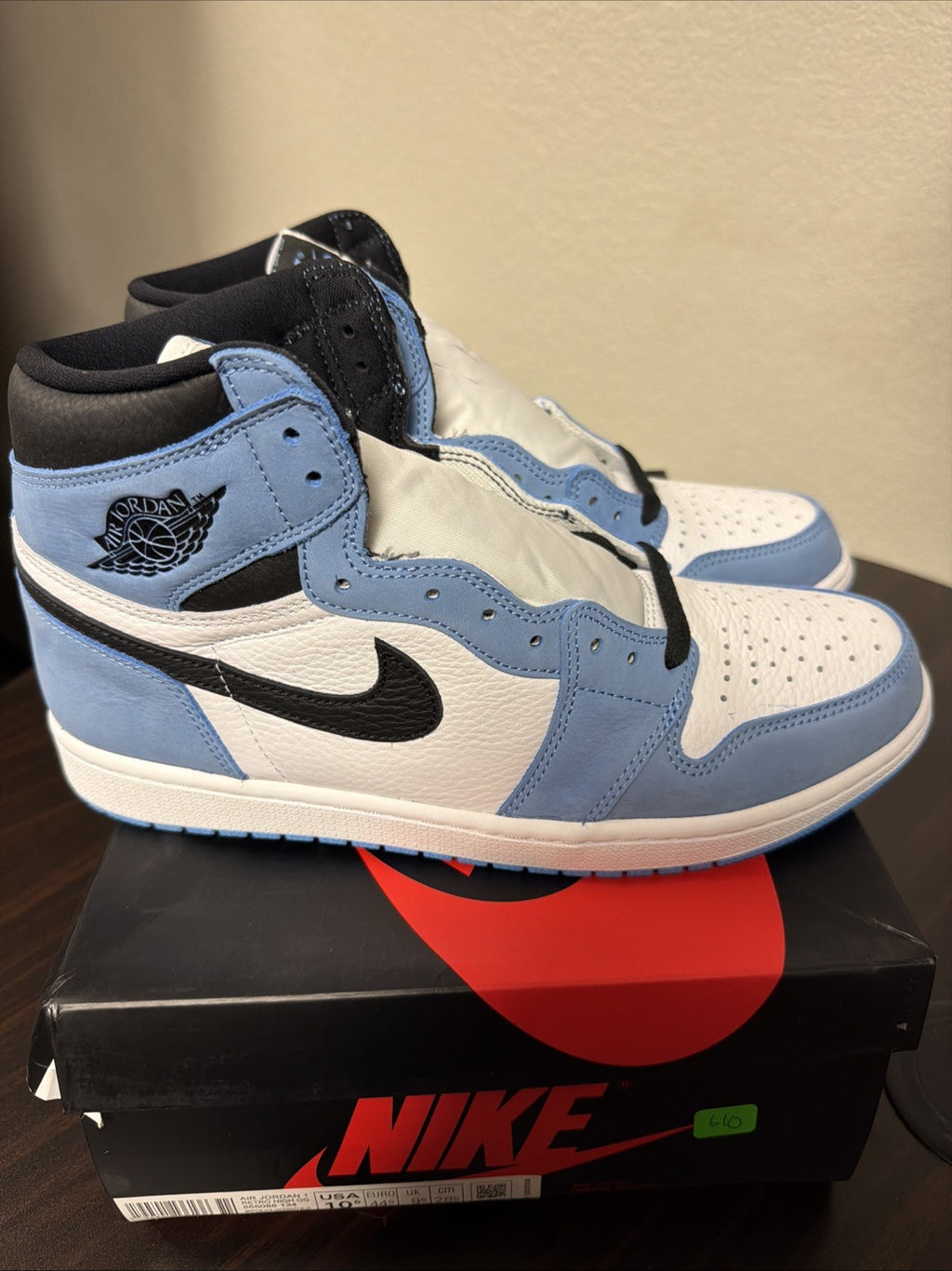 Air Jordan 1 High 'University Blue' Men's Size 10.5 NEW Sneakers 555088-134
