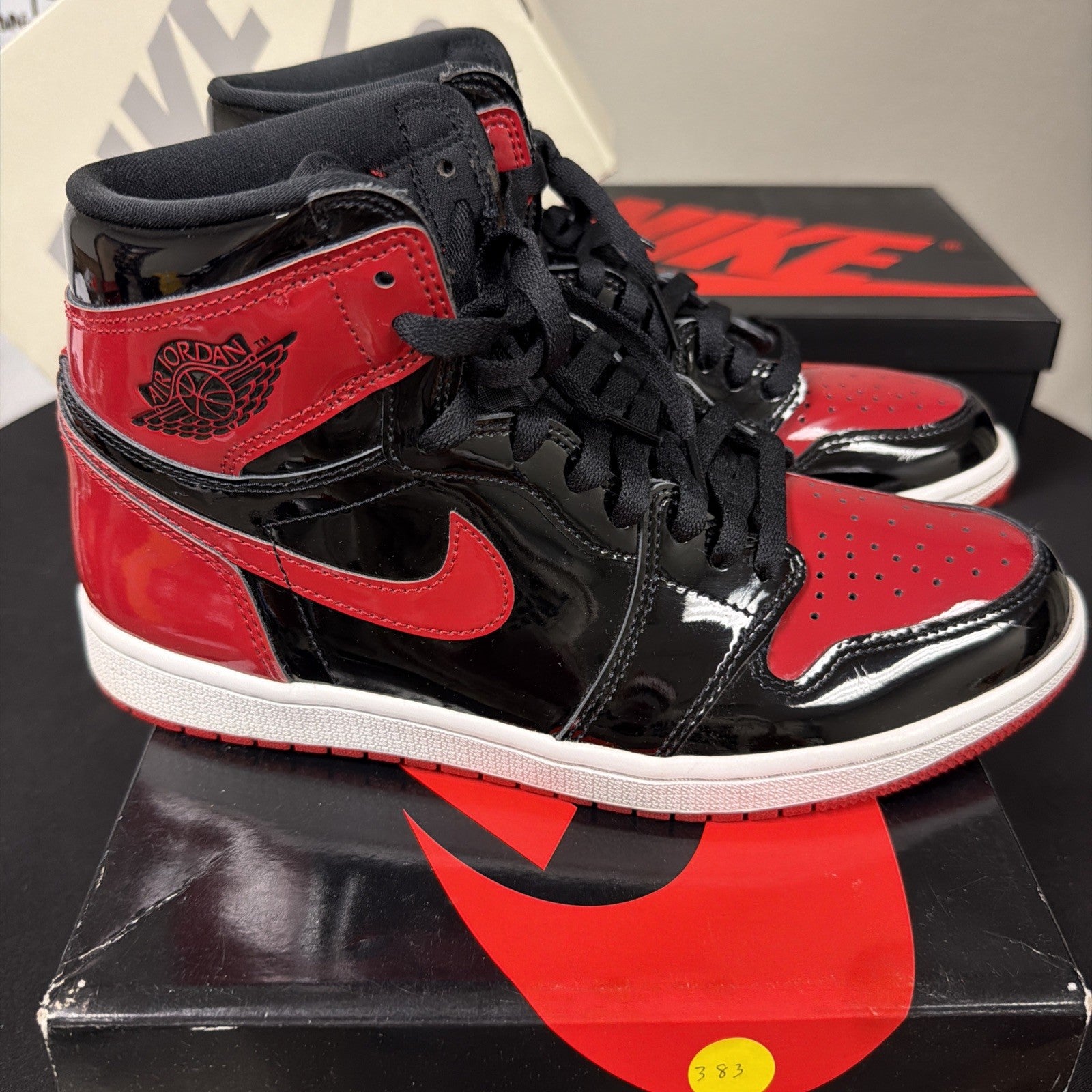 Air Jordan 1 Retro High OG Patent Bred Size 9 (555088 063)