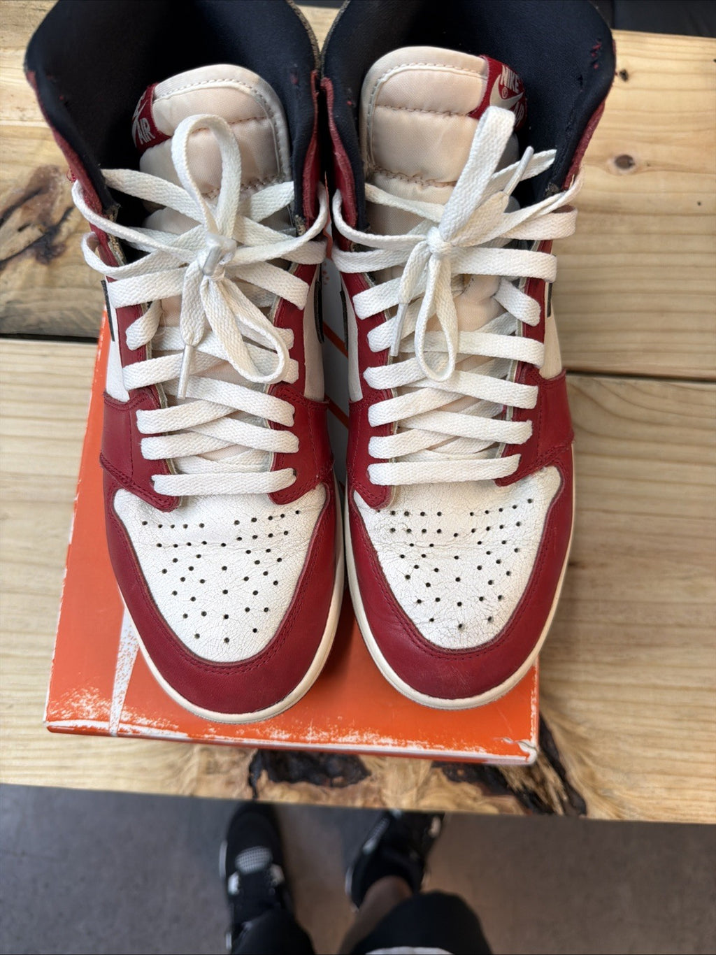 Size 9.5 - Jordan 1 Retro High OG Chicago Lost & Found 2022 w/ Box