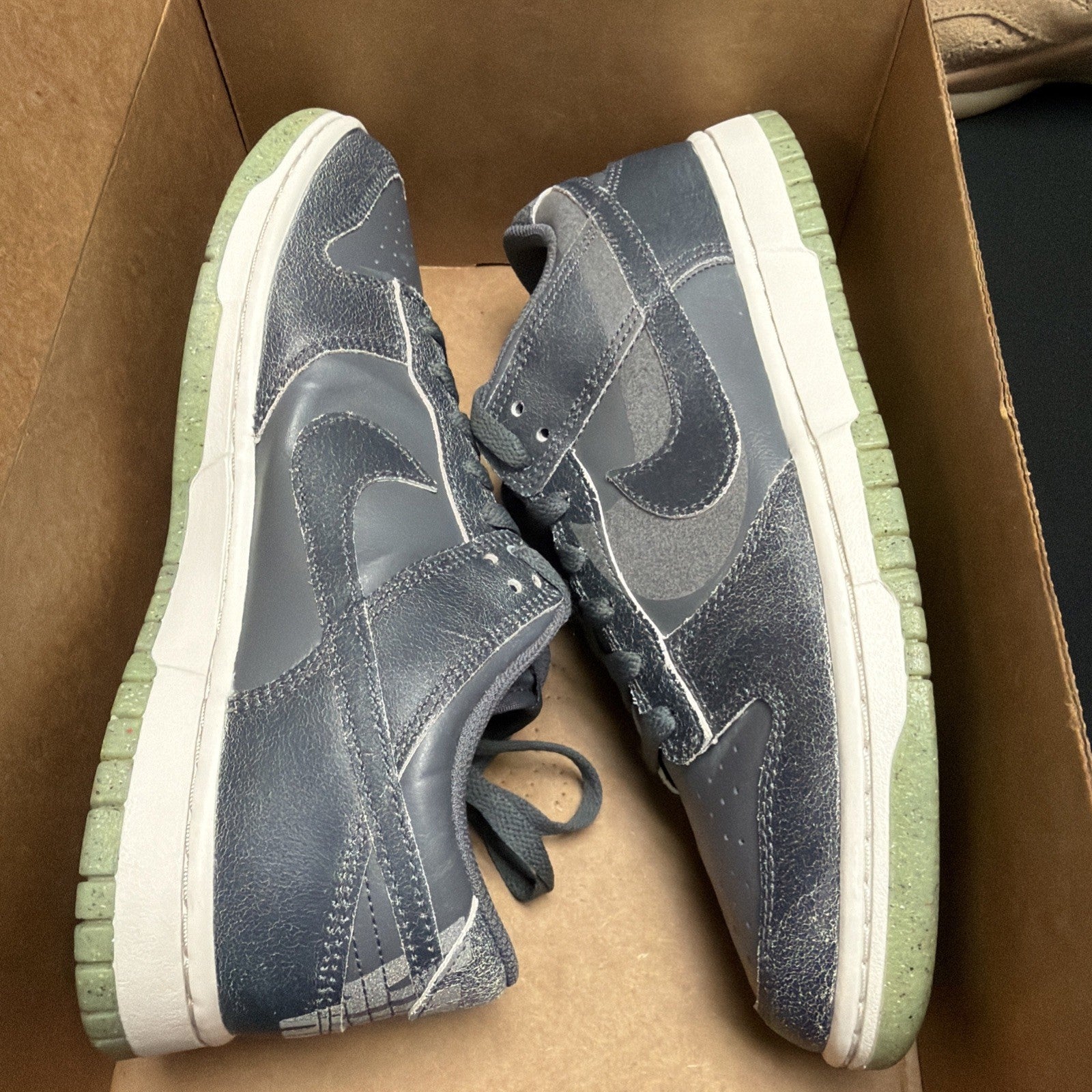 Nike Dunk Low Retro PRM (275)
