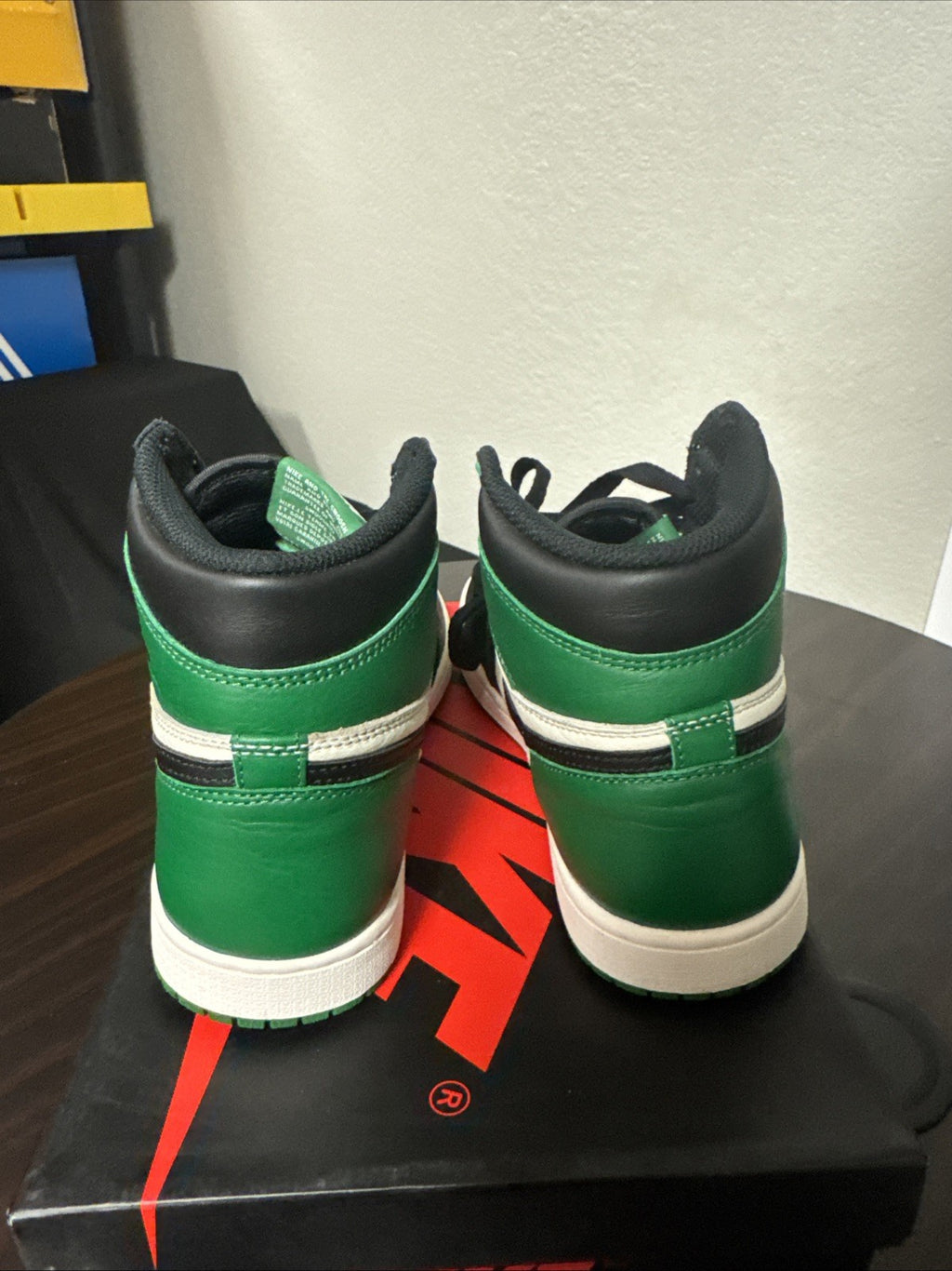 Air Jordan 1 Retro High Pine Green 2018 - Size 8 - (555088-302)