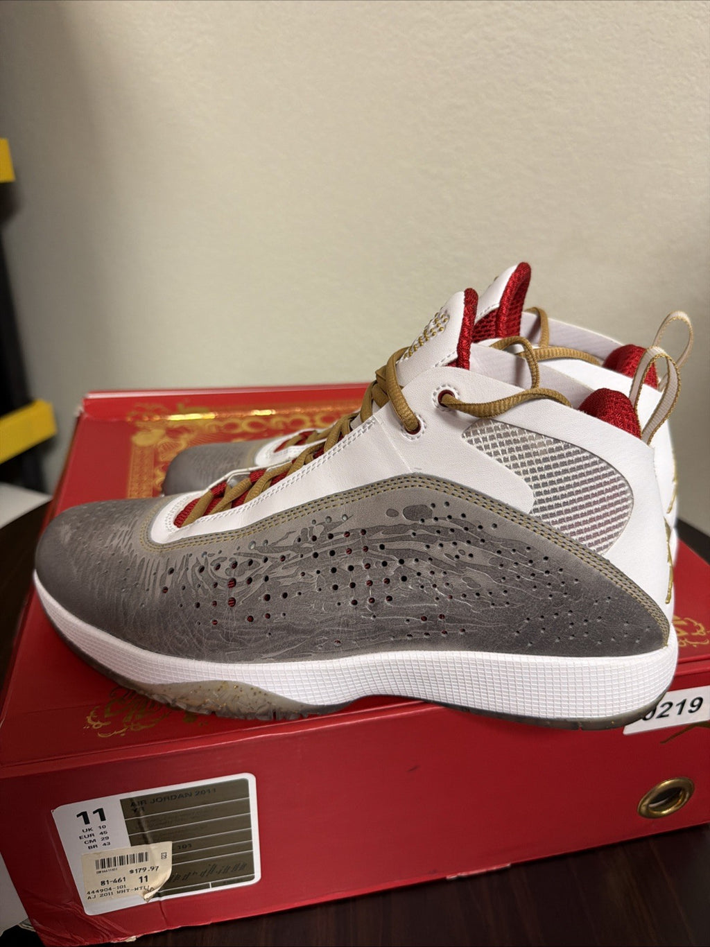 Nike Air Jordan 2011 YR Size 11 YEAR OF THE RABBIT YOTR 444904-101 B