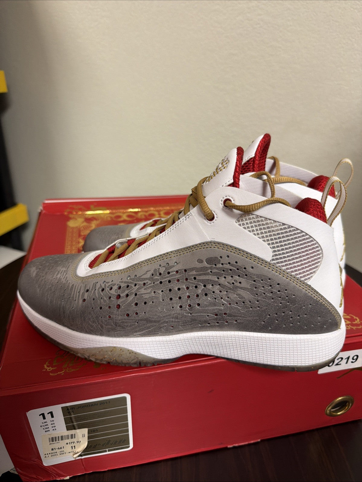 Nike Air Jordan 2011 YR Size 11 YEAR OF THE RABBIT YOTR 444904-101 B