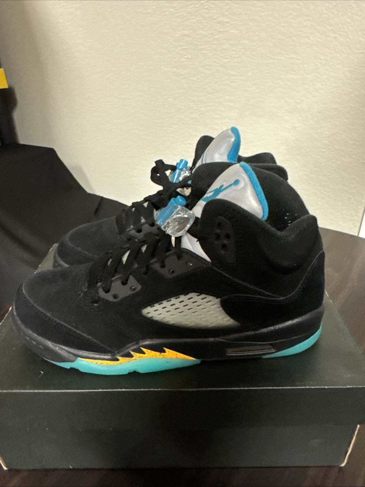 Size 6.5Y Air Jordan 5 Retro GS Aqua  Black/Aquatone/Taxi