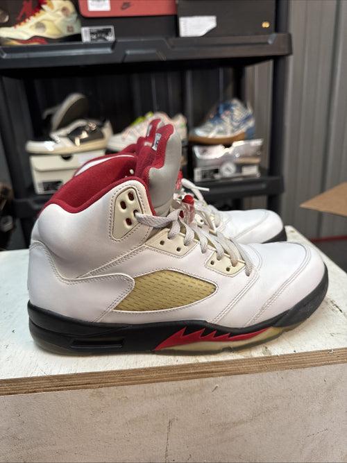 Air Jordan 5 Retro Men’s Size 11 Used