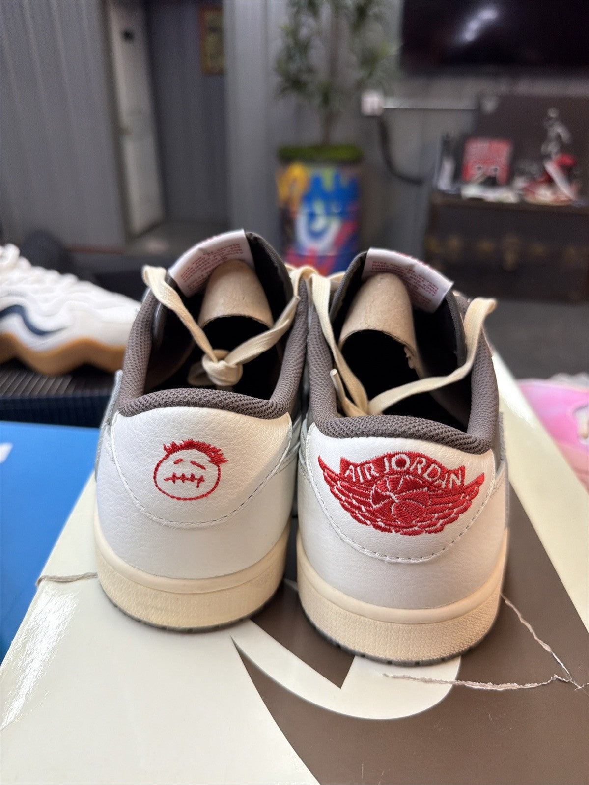 Size 9 - Air Jordan 1 Low OG x Travis Scott Reverse Mocha New