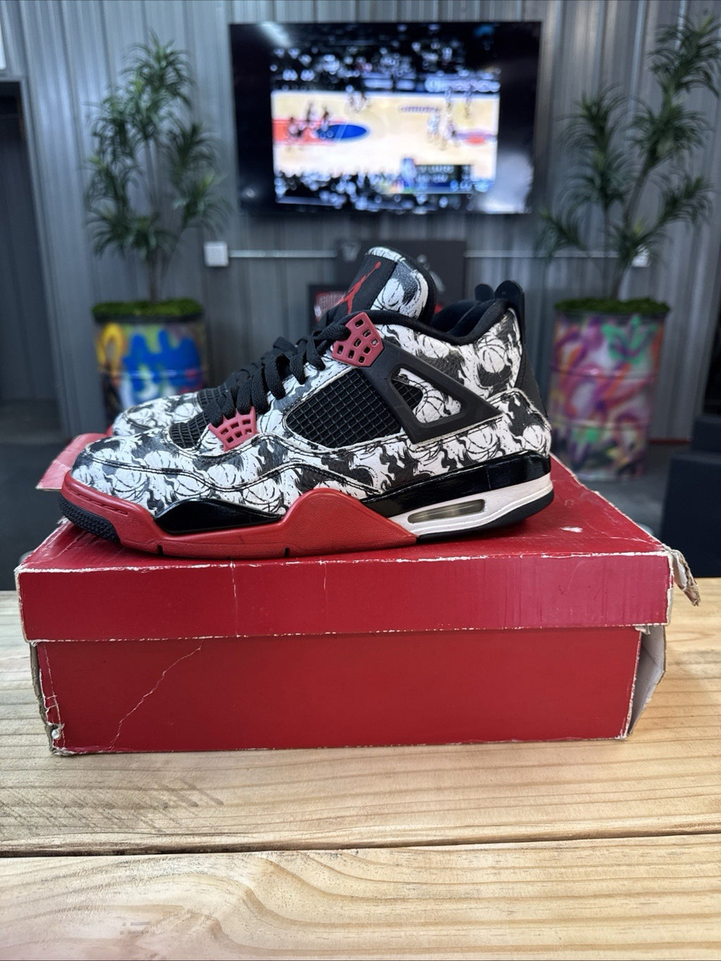 size 11 - (2018) Jordan 4 ‘Tattoo’