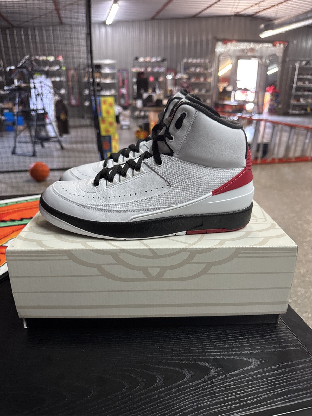 Size 8.5 - Nike Air Jordan 2 Retro OG Chicago White/Varsity Red/Black
