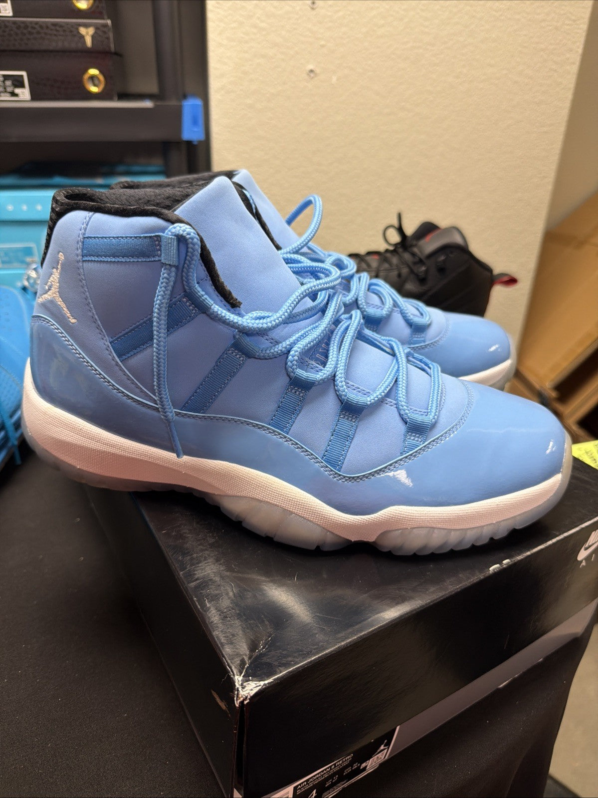 😱Size 13 - Jordan 11 Retro Pantone 2014😱