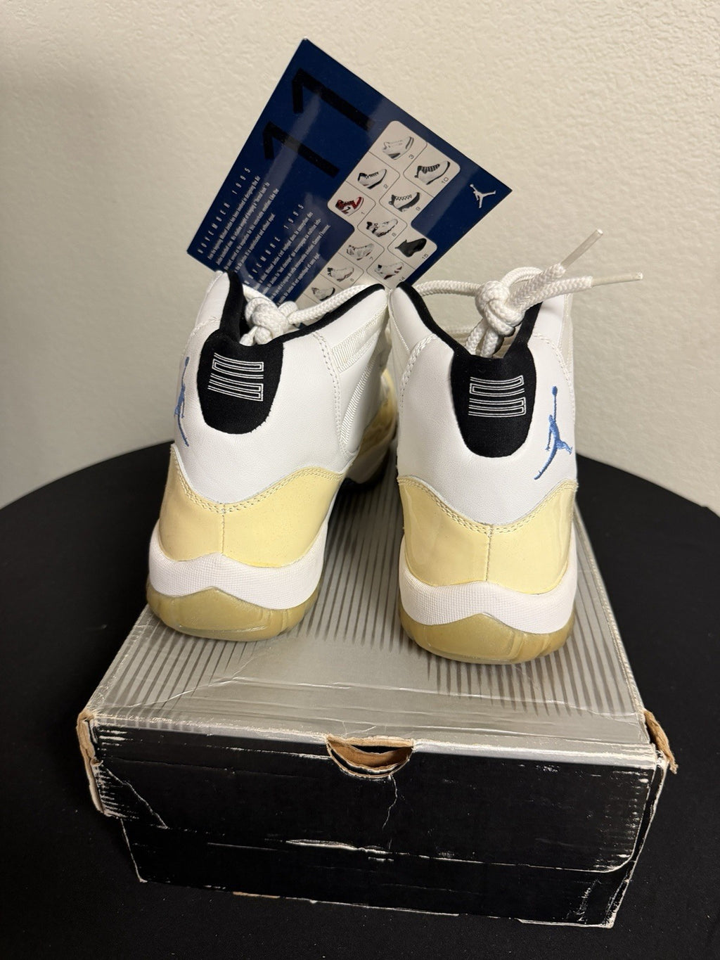Air Jordan 11 Retro ‘ Columbia ‘ 2001 