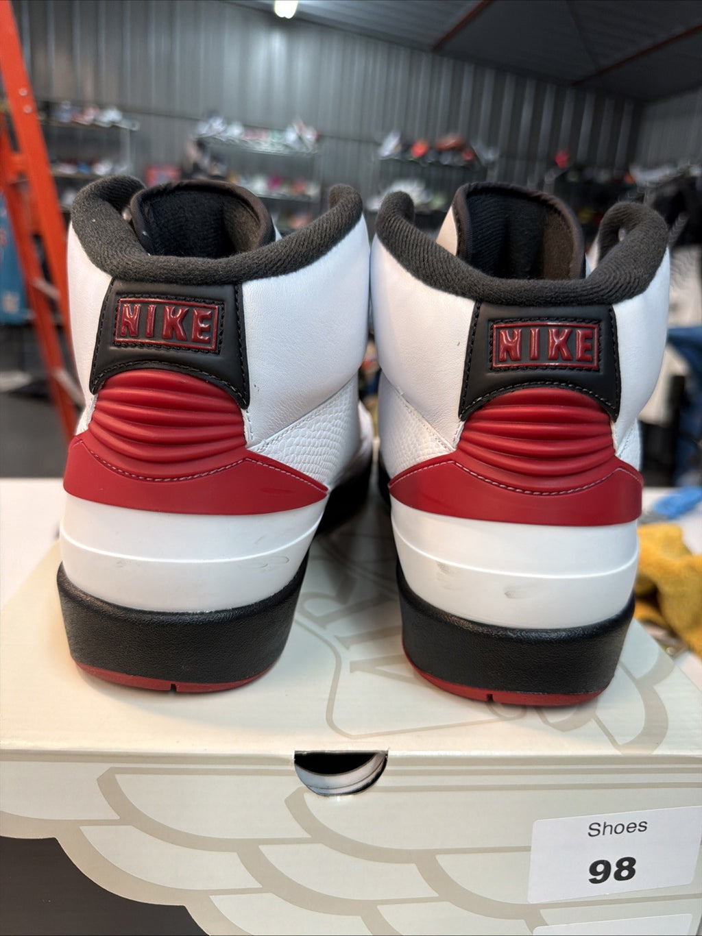Air Jordan 2 Retro Mid "Chicago" Size 11 DX2454-106 DS New White Red Black