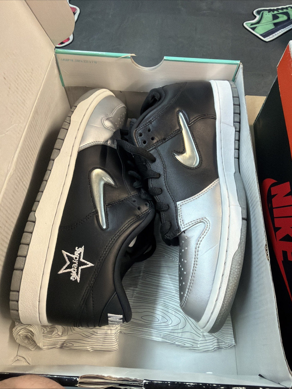 Nike SB Dunk Low Pro Supreme Jewel Swoosh Silver QS Men’s Size 9.5 Sneakers