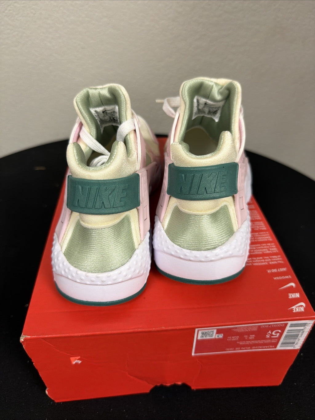 New Nike Huarache Run Sneakers Strawberry Shortcake Running Lightweight Casual