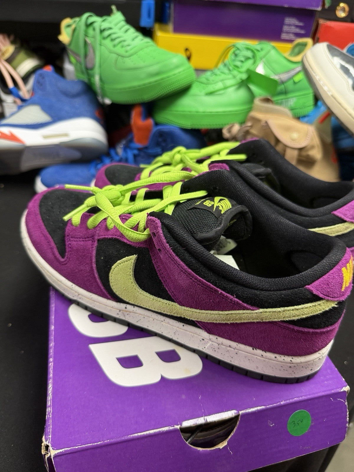 Nike SB Dunk Low Red Plum -Size 9 Mens (350)