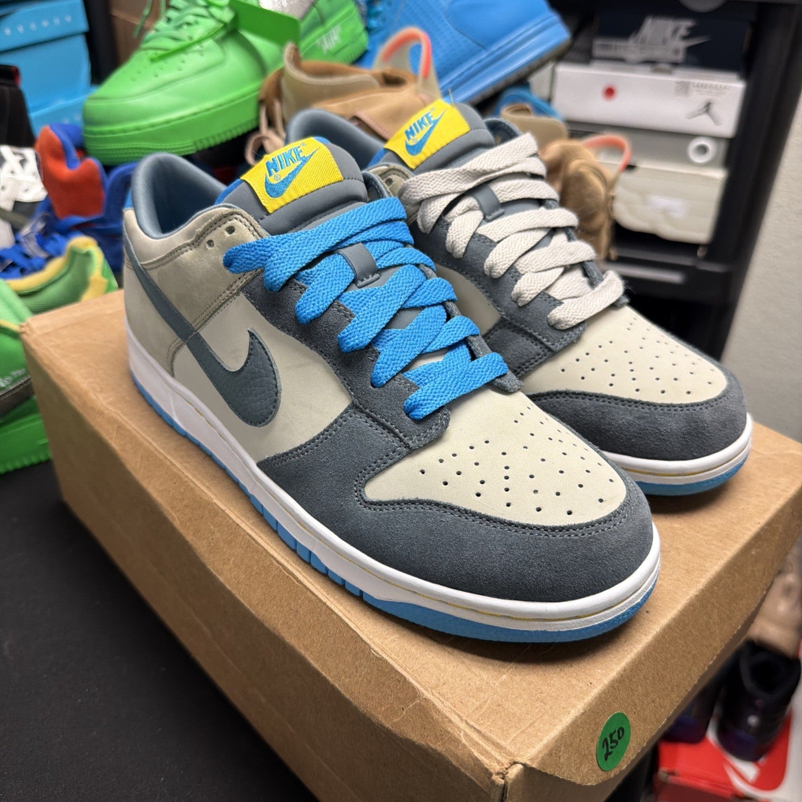 1/5 Sample Nike Dunk Low Very Rare NYX Vivid Blue / Grey Pavement Mens 2008