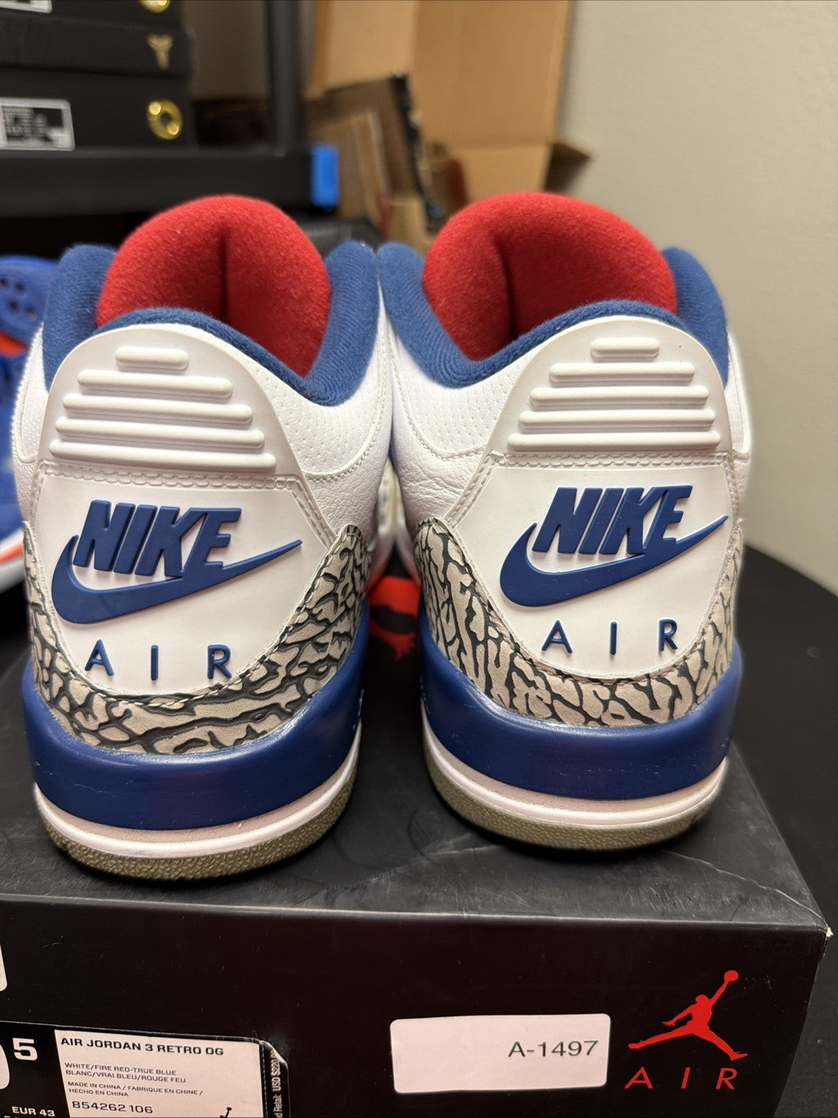 Size 9.5 - Jordan 3 Retro OG Mid True Blue