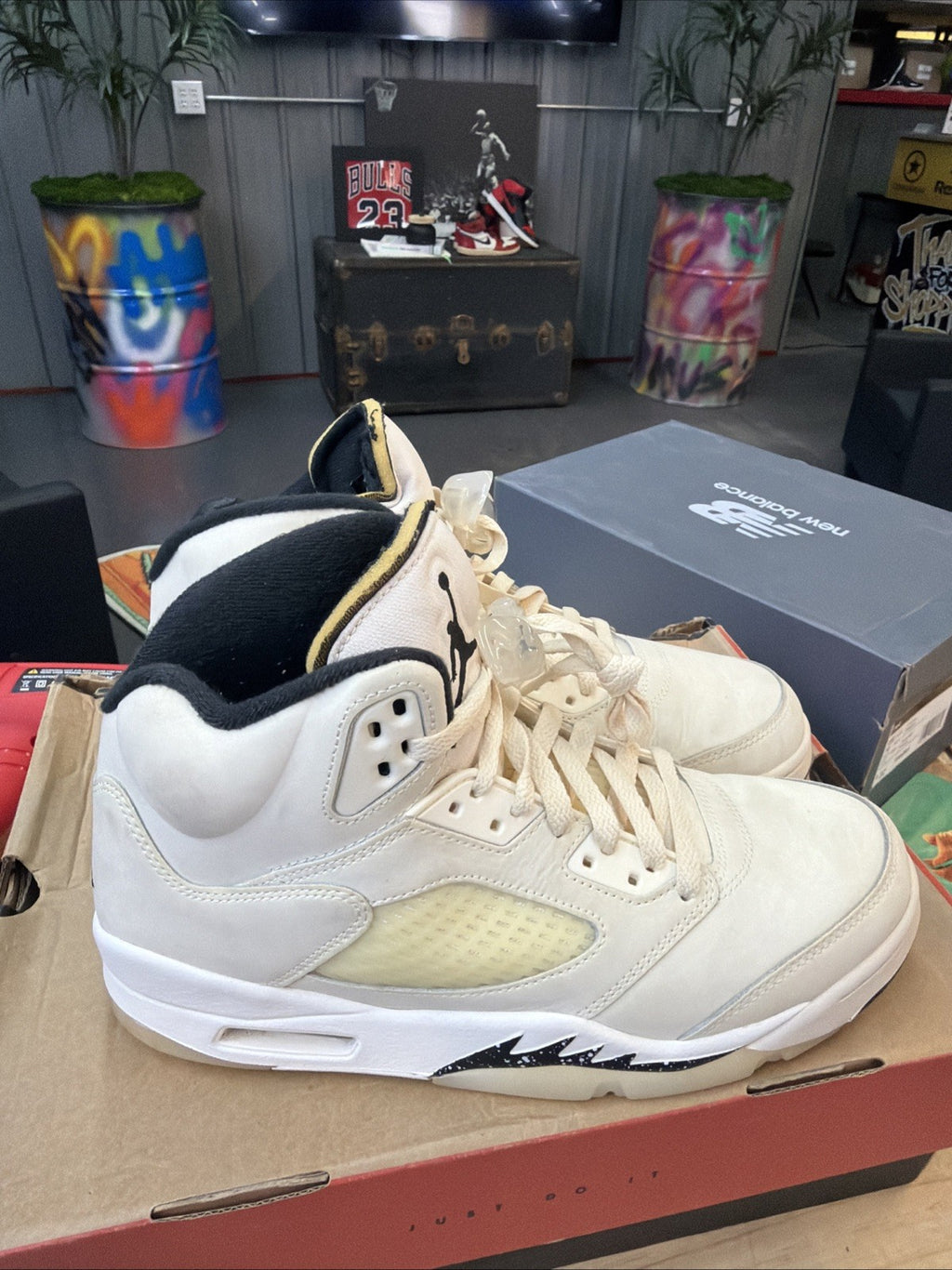 Jordan Air Jordan 5 Retro SE Sail Ivory Nubuck Men's High Top Sneaker FN7405-100