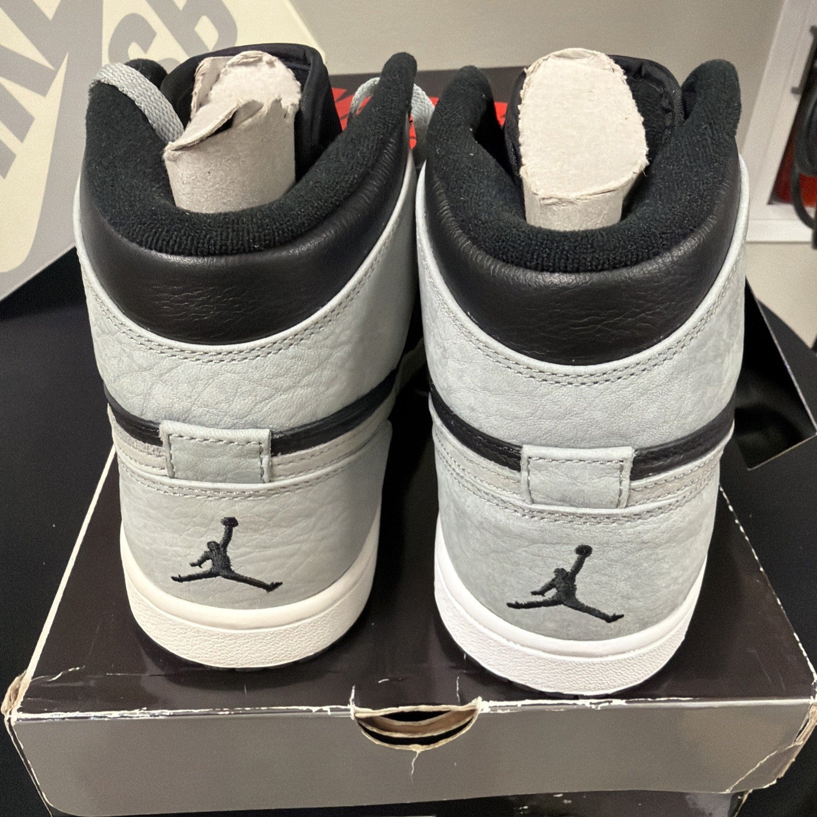 Air Jordan 1 Retro High OG 'Shadow' 2018 Size 8.5 DS NEW 555088-013