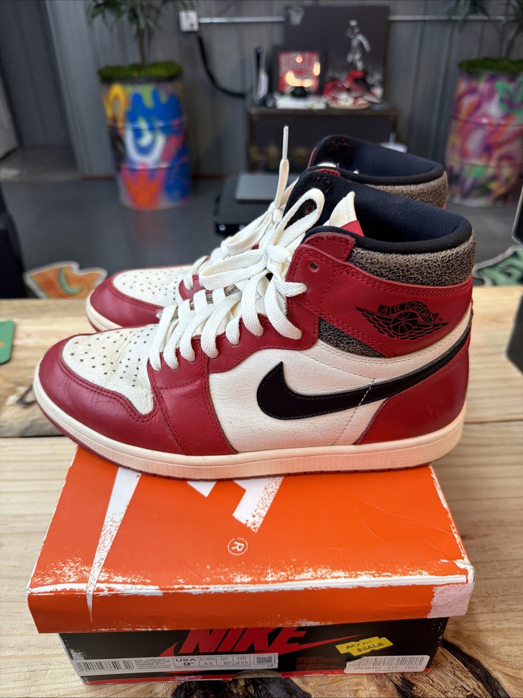 Size 9.5 - Jordan 1 Retro High OG Chicago Lost & Found 2022 w/ Box