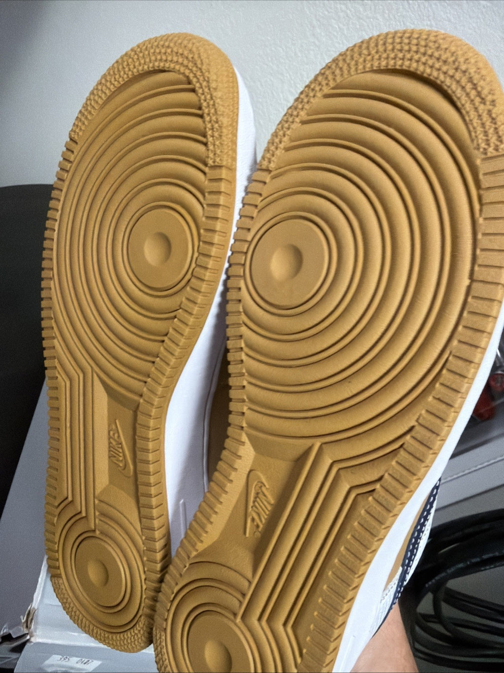 Nike Air Force 1 '07 Low Tan Navy Gum Sole US 9.5 315122-741 Deadstock New