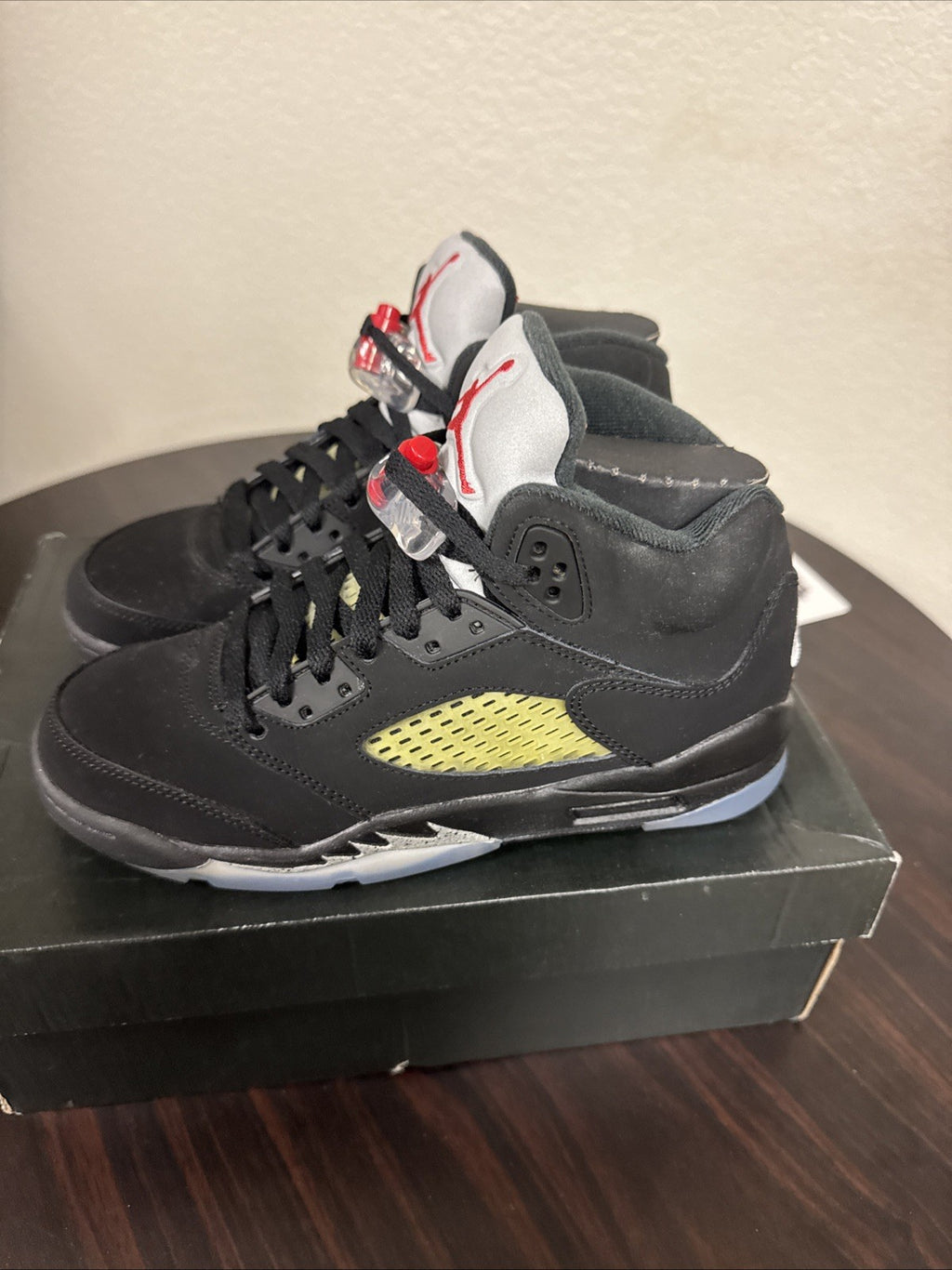 2016 jordan black metallic 5 size 5y