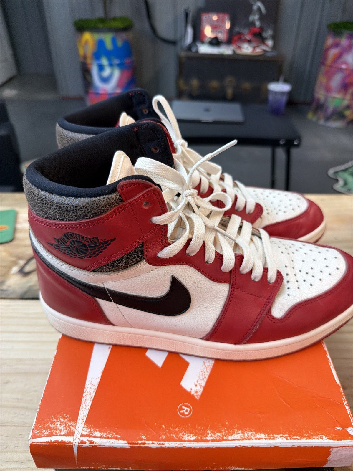 Size 9.5 - Jordan 1 Retro High OG Chicago Lost & Found 2022 w/ Box