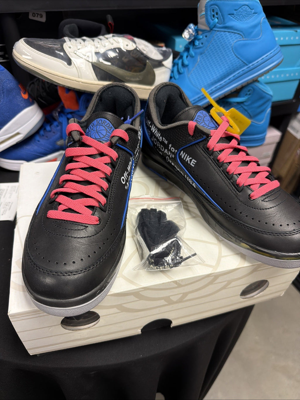 Off-White x Air Jordan 2 Retro SP Low Black Varsity Royal DJ4375 004 Size 9 Used