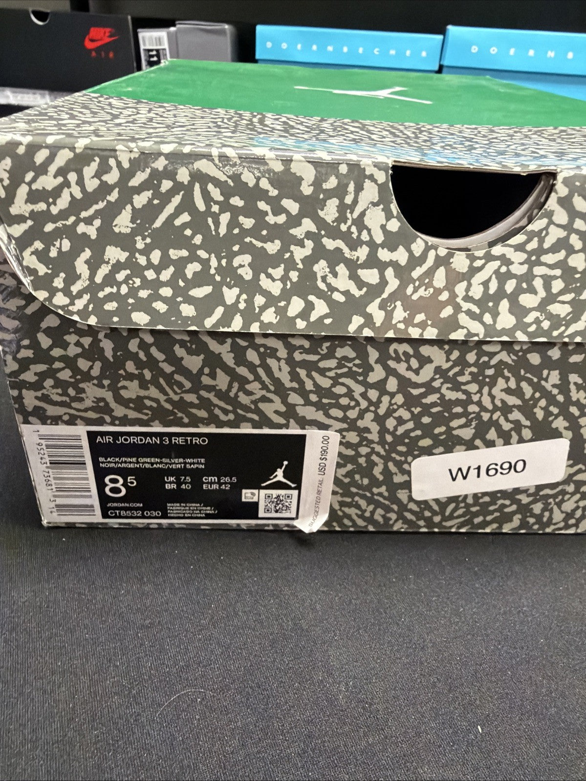 Size 8.5 - Jordan 3 Retro Mid Pine Green