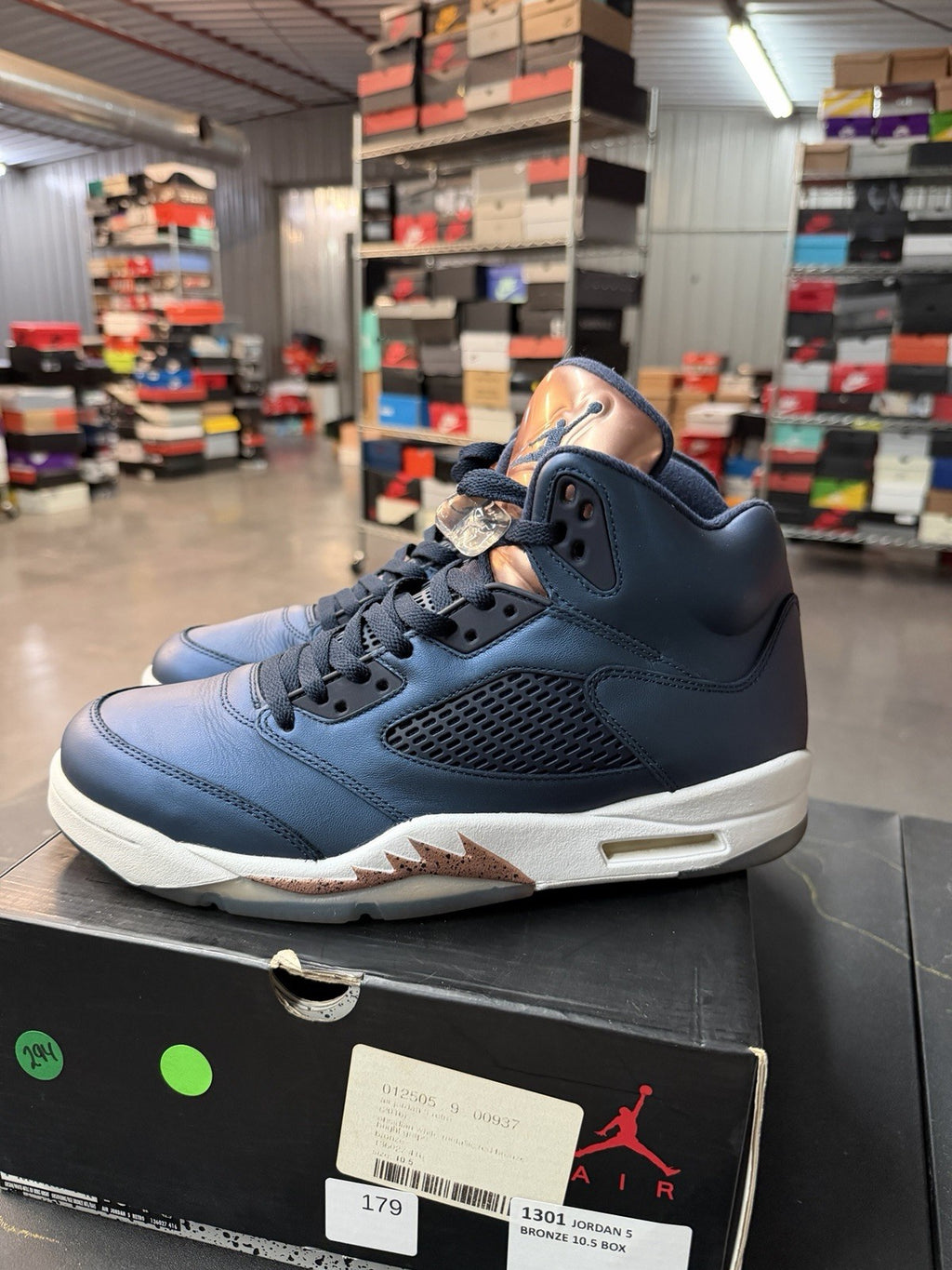 Air Jordan 5 Retro Bronze 136027 416 Obsidian/White/Metallic Bronze Size 10.5
