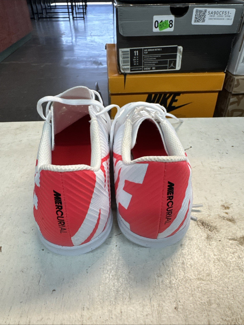 Size 5.5 - Nike Vapor 15 Club IC | Replacement Box