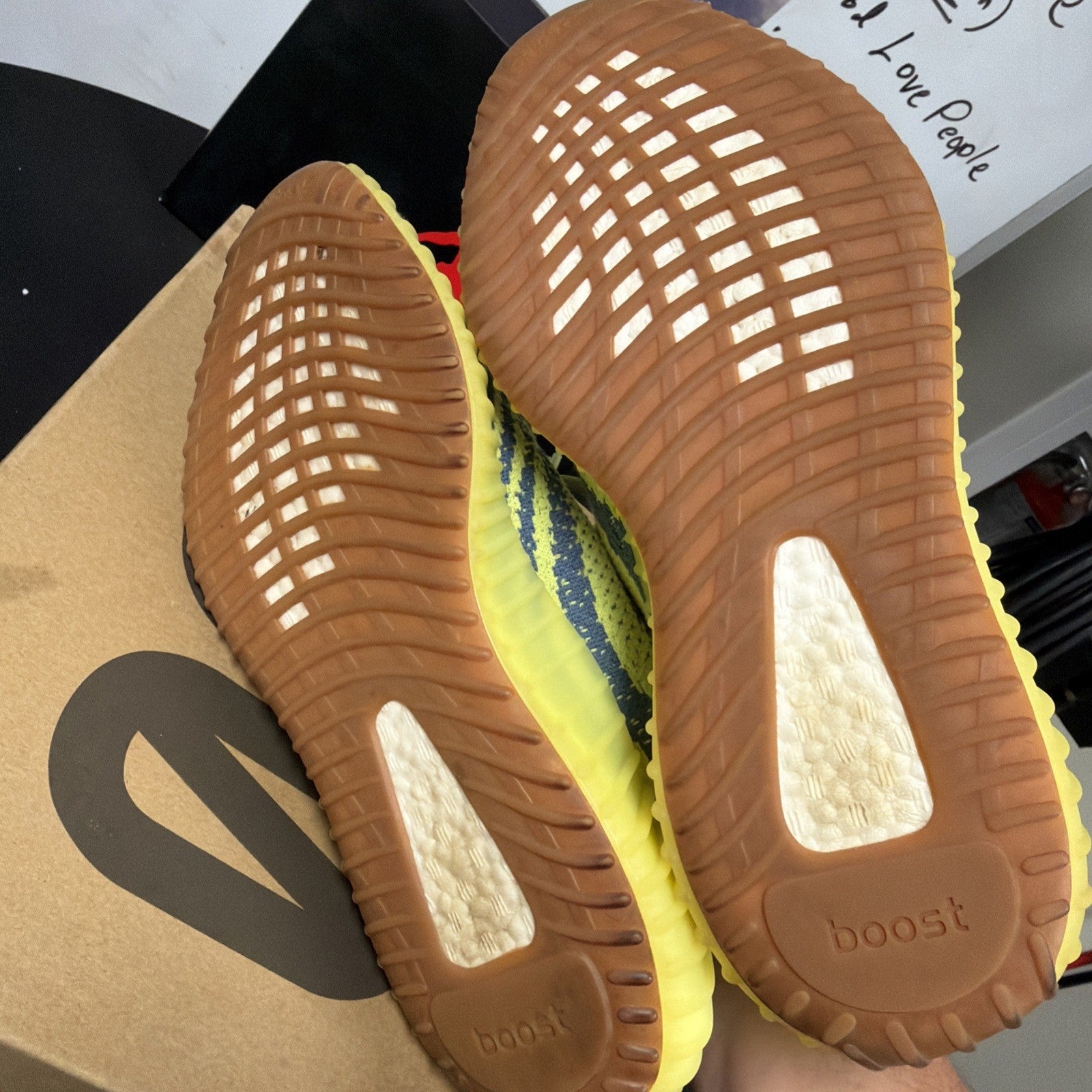 Size 10 adidas Yeezy Boost 350 V2 Low Semi Frozen Yellow Sneaker Brand New