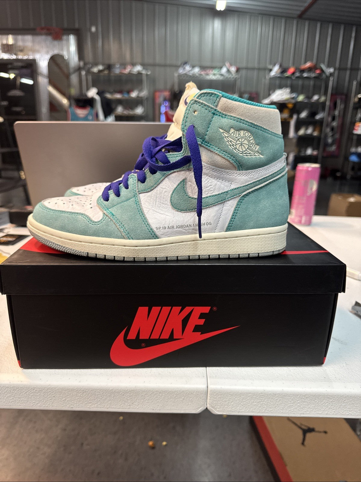 Size 8 - SP19 Air Jordan 1 High OG ‘Turbo Green’