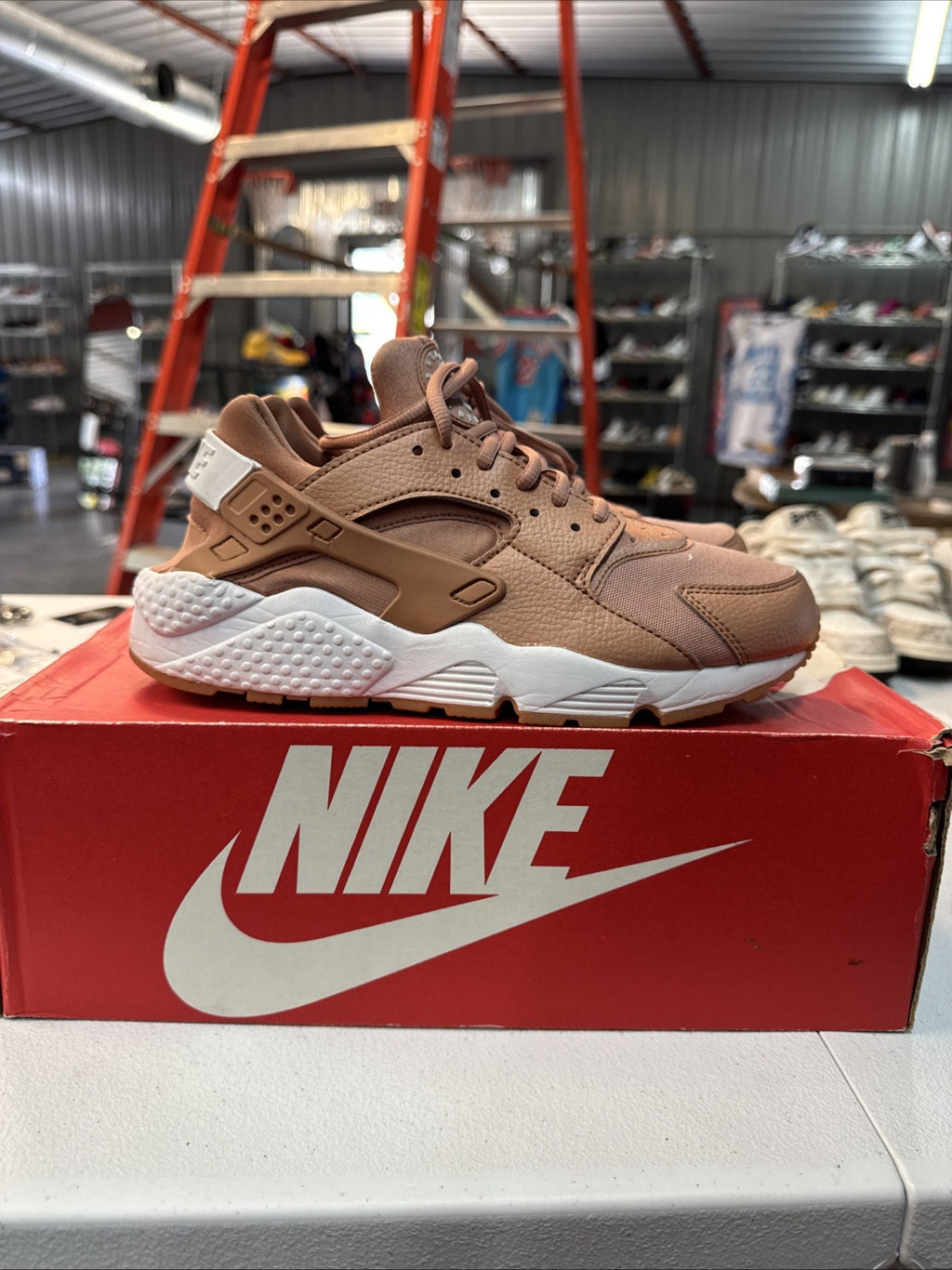 Wmns Size 8 - Nike Air Huarache Run Clay White Gum Yellow