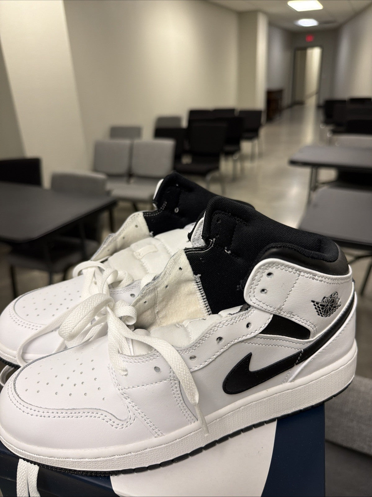 Nike Air Jordan 1 Mid Reverse Panda White Black DQ8423-132 YOUTH Sz 6.5