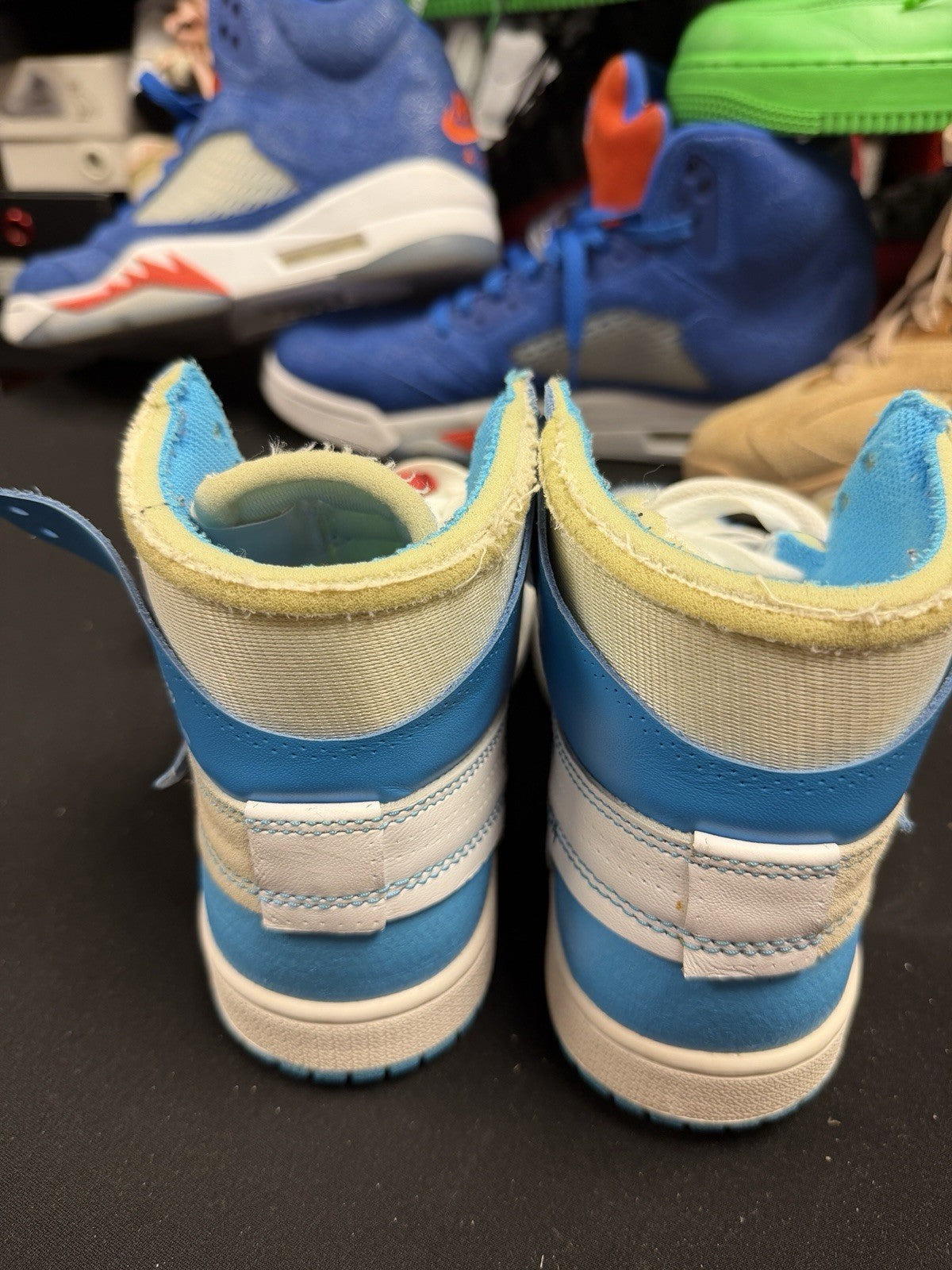 Off-White Jordan 1 UNC (Pre-owned, Size 4.5)