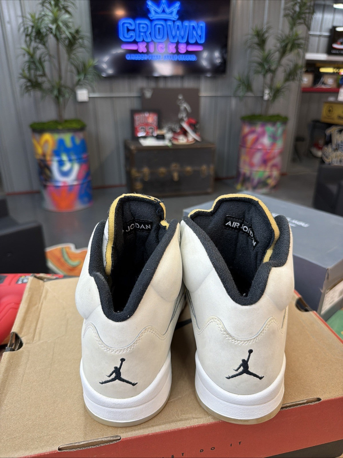 Jordan Air Jordan 5 Retro SE Sail Ivory Nubuck Men's High Top Sneaker FN7405-100