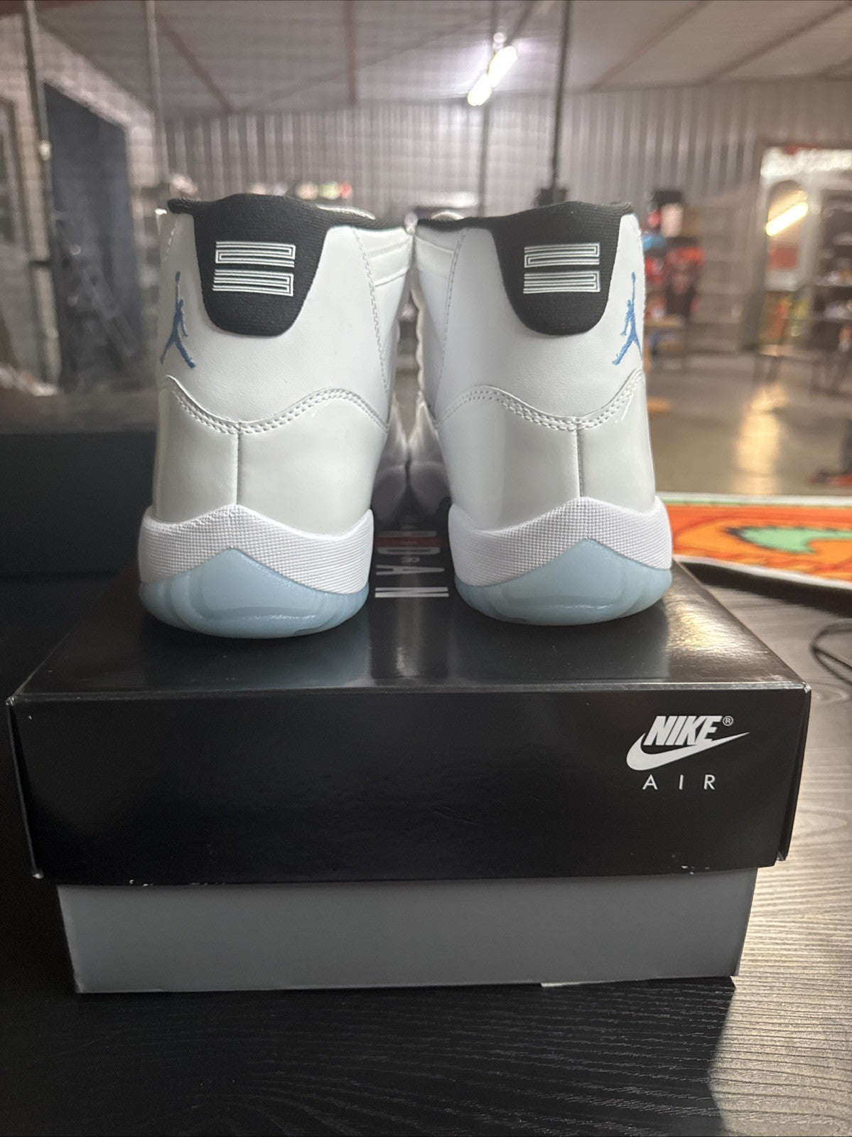 Size 8.5 - Air Jordan 11 Retro "LEGEND BLUE" 2024