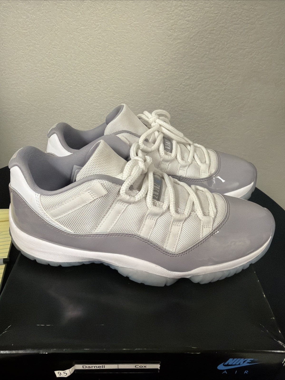 M025) Nike Air Jordan 11 XI Retro Low Men’s Size 9.5 Cement Grey AV2187-140