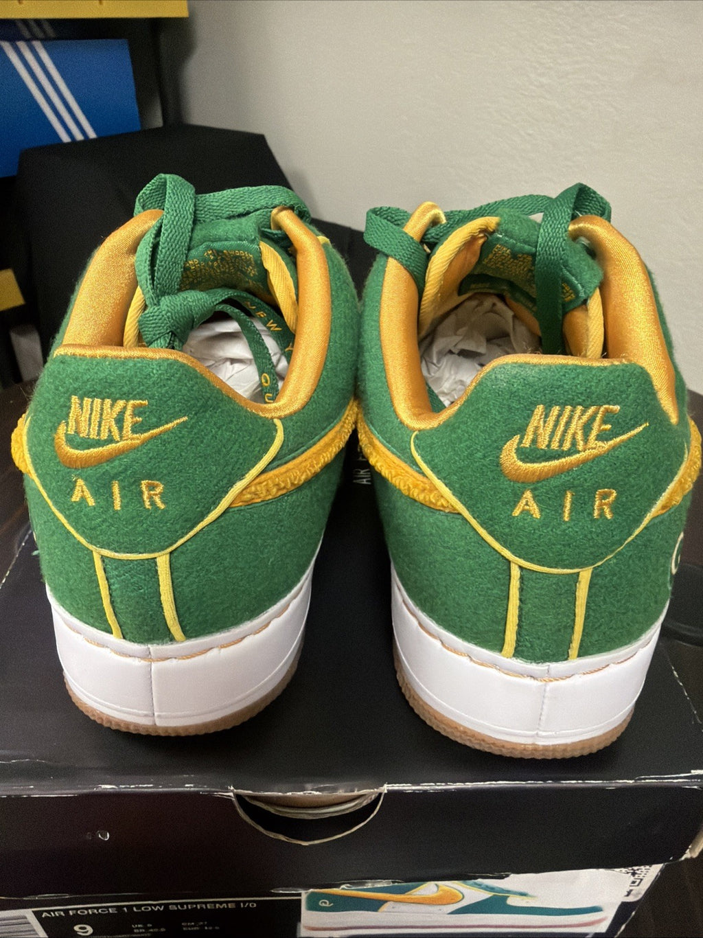 QUEENS AIR FORCE ONE *LIMITED EDITION**CLARK KENT SNEAKERS*