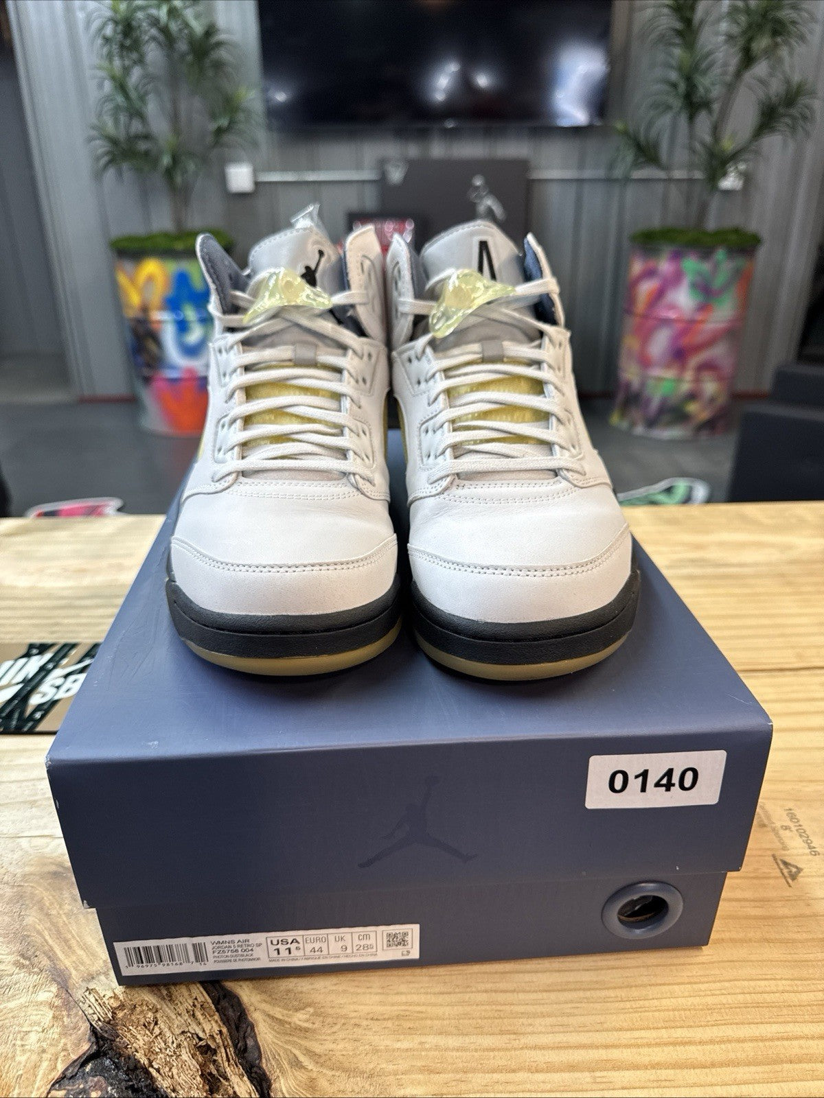 Wmns Size 11.5 - Air Jordan 5 Retro SP A MA Maniere/Photon Dust Dawn