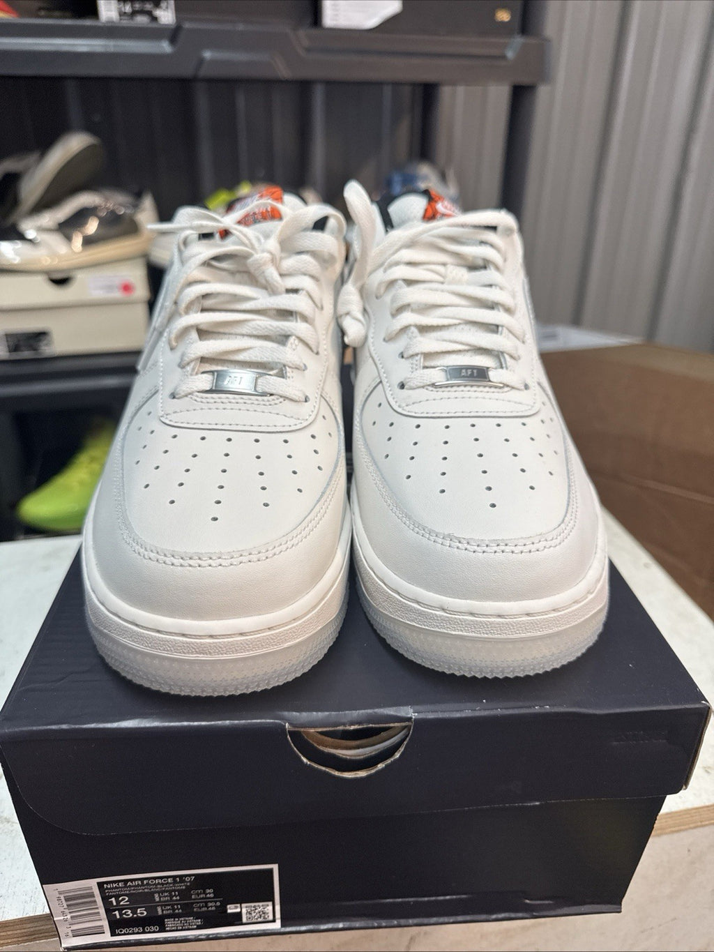 Size 12 - Chaussures lifestyle hommes Nike Air Force 1 07