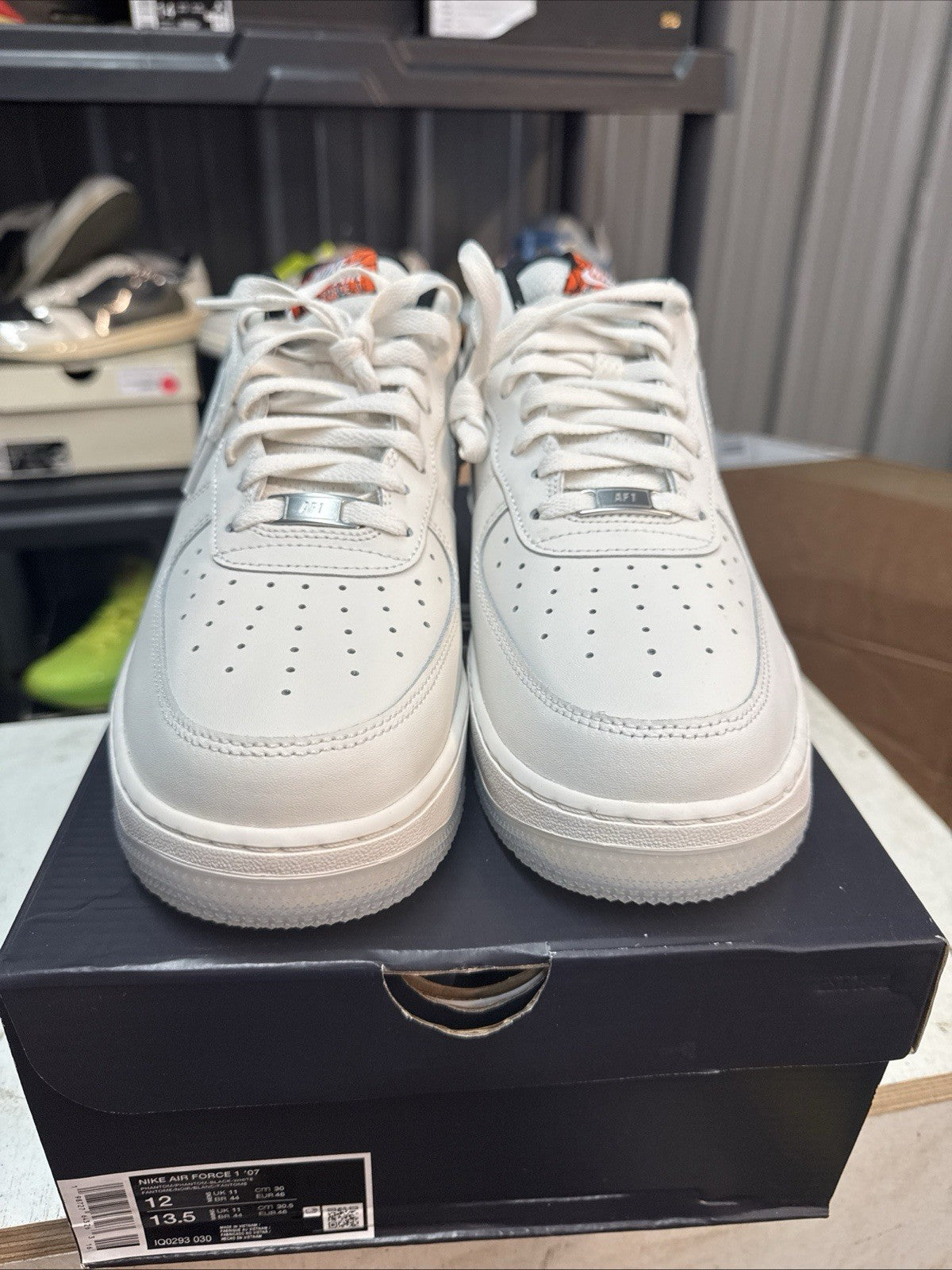 Size 12 - Chaussures lifestyle hommes Nike Air Force 1 07