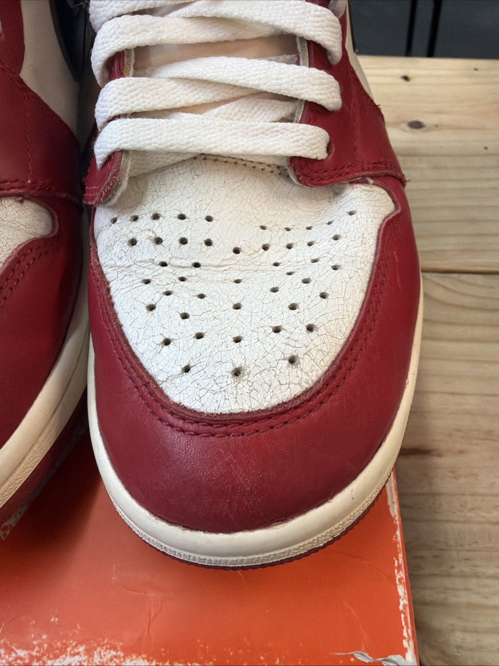 Size 9.5 - Jordan 1 Retro High OG Chicago Lost & Found 2022 w/ Box