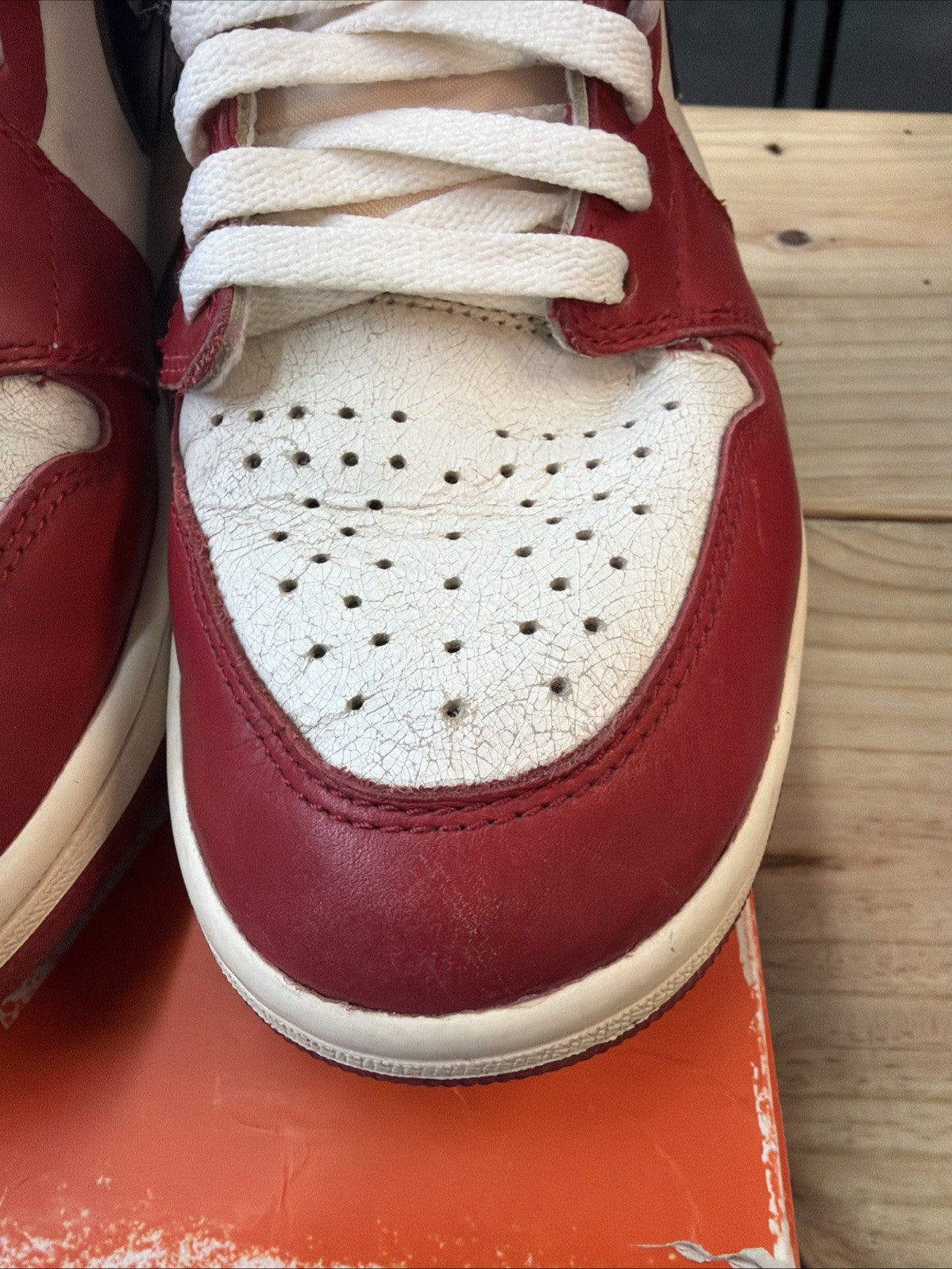 Size 9.5 - Jordan 1 Retro High OG Chicago Lost & Found 2022 w/ Box
