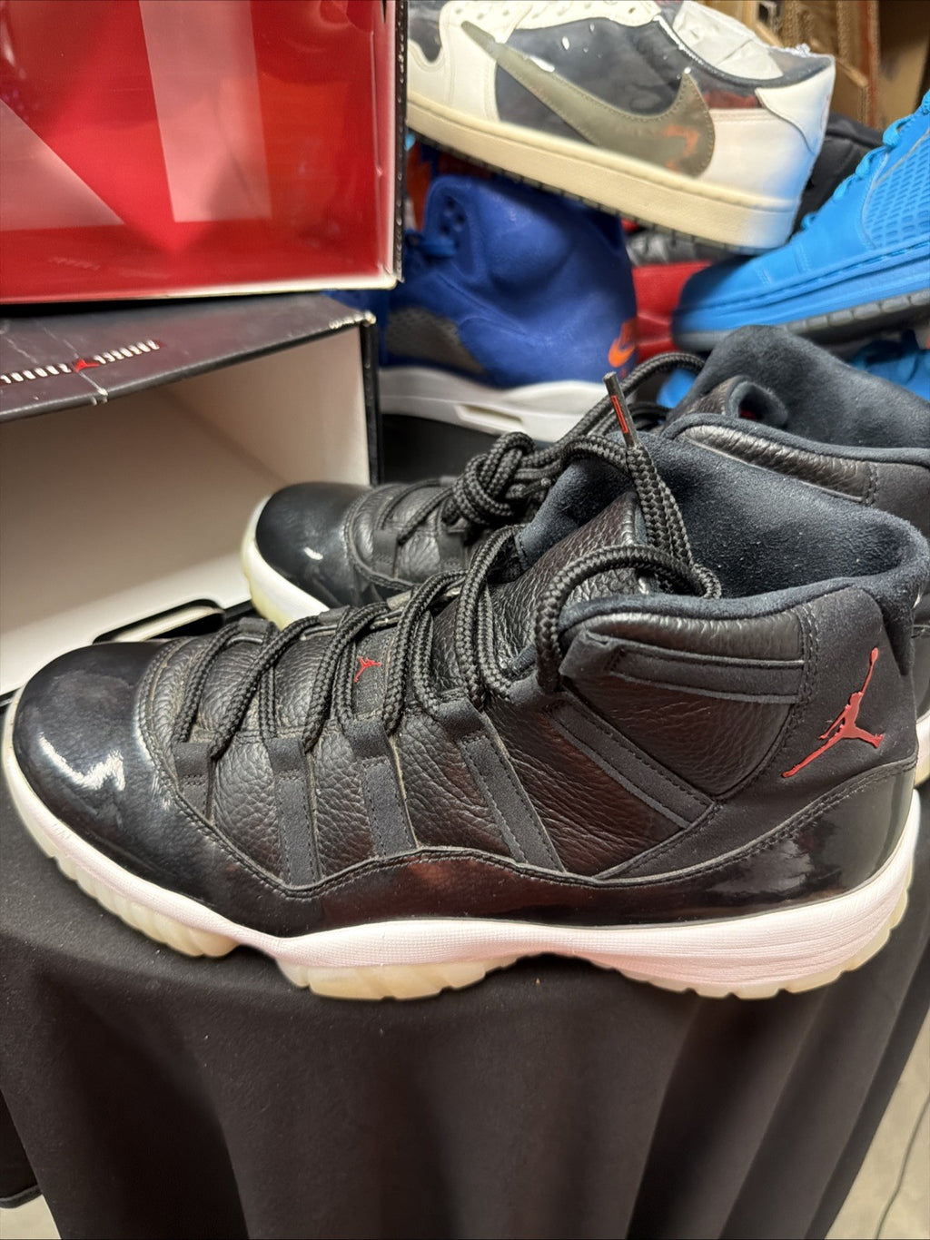 Nike Air Jordan 11 Retro 72-10 Men's Athletic Shoes Black/White