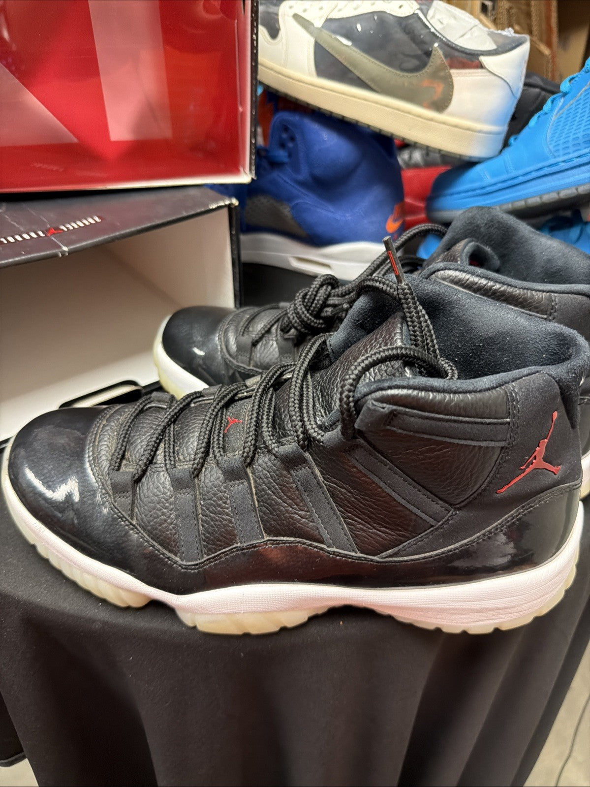 Nike Air Jordan 11 Retro 72-10 Men's Athletic Shoes Black/White