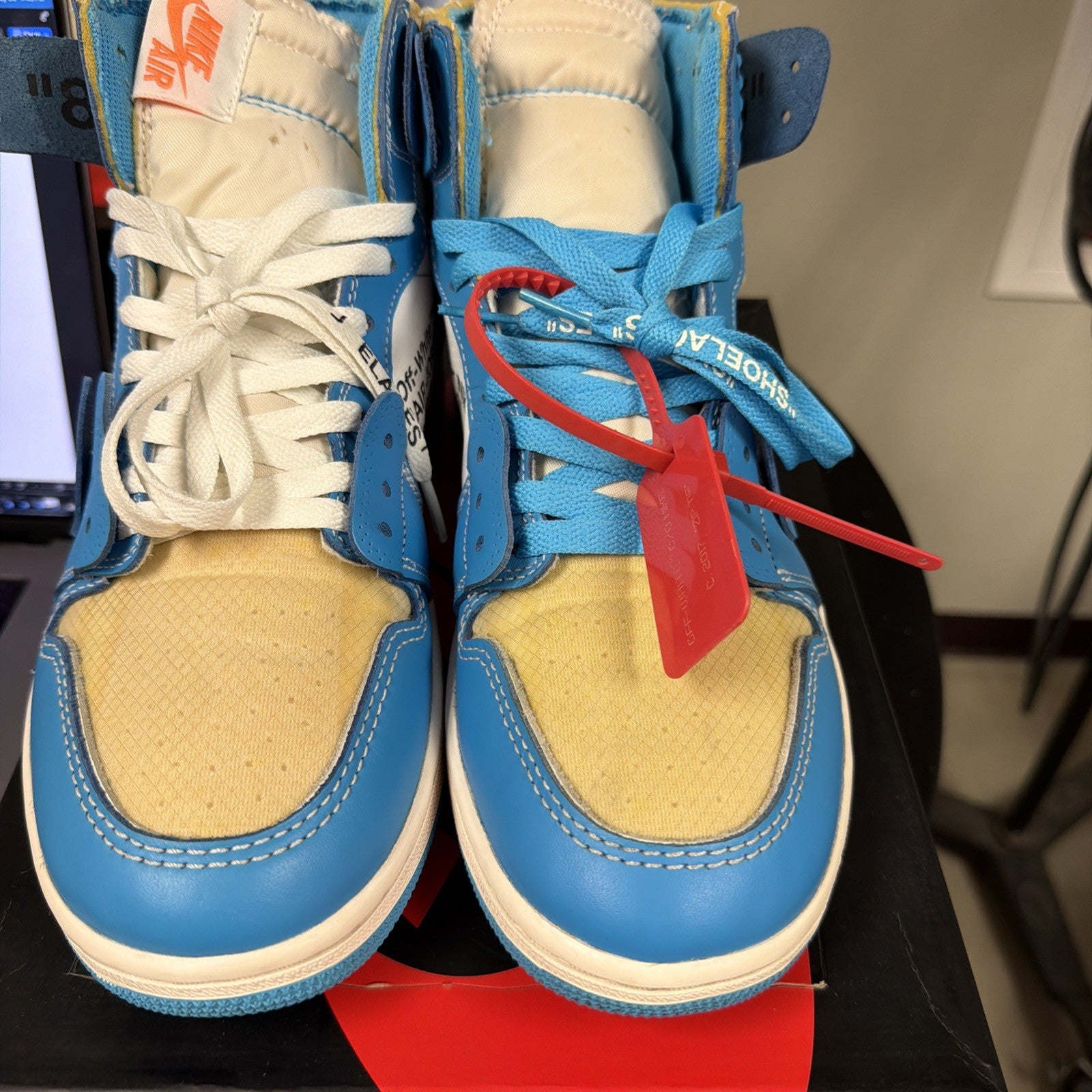 Nike Air Jordan Retro 1 High OG Off White UNC 2018 Size 10 Authentic Basketball 